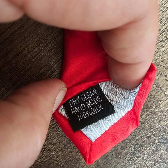 NWT! Solid Scarlet Red 100% Silk Standard Tie, 56” - Picture 5 of 5